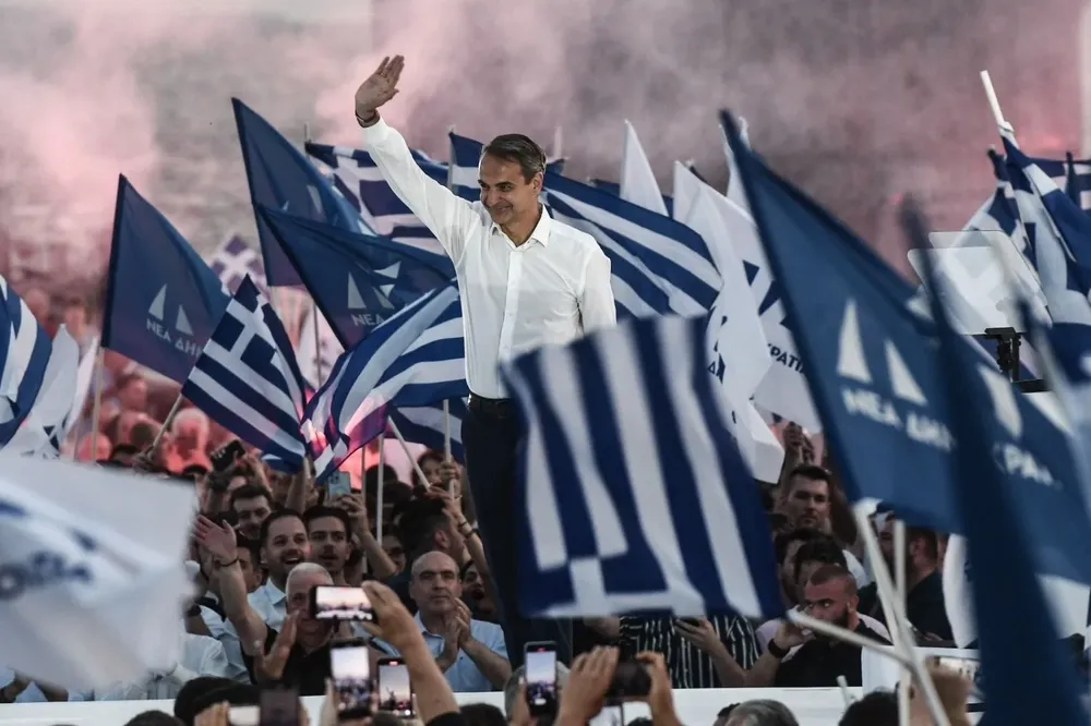 El ex primer ministro derechista Mitsotakis obtendría entre el 39 y el 43,9% de los votos en el balotaje