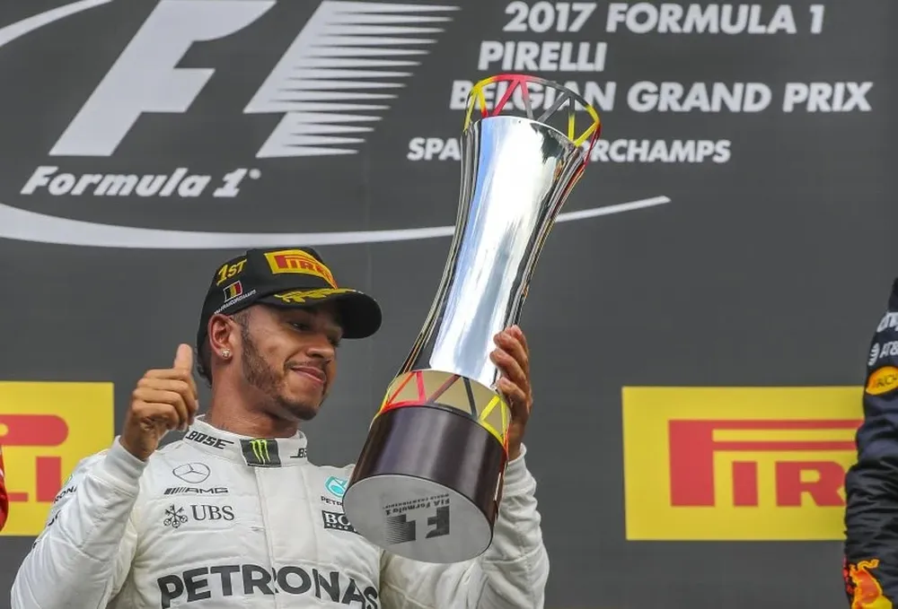 Hamilton y un nuevo triunfo para seguir luchando