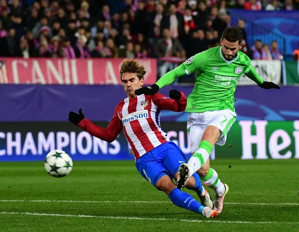 Pereiro marcado por Griezmann en el Vicente Calderón