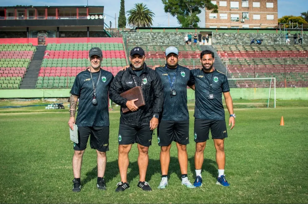 El cuerpo técnico cesado: AT Augusto Camejo, DT Martín García, PF Ignacio Denis y PF Felipe Torres.