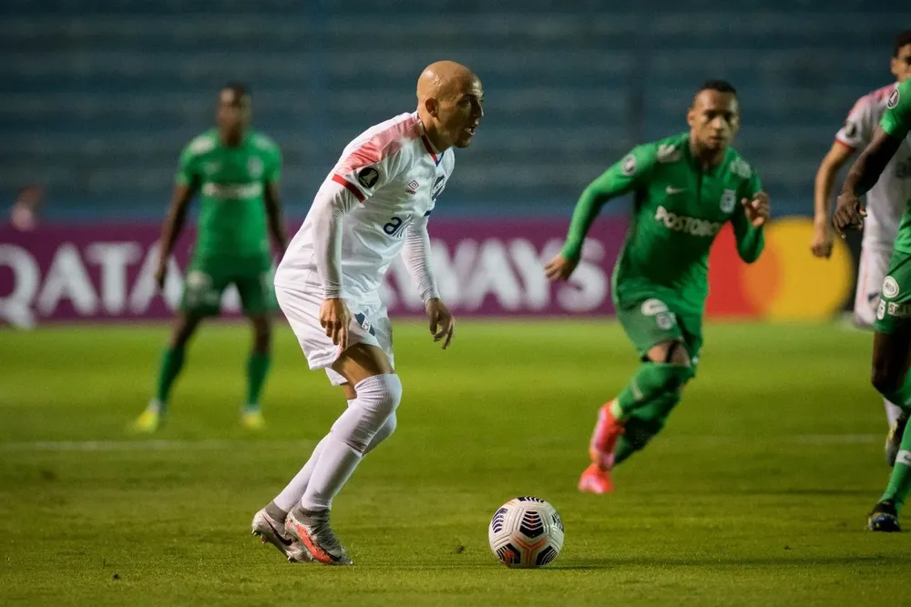 Almeida contra Atlético Nacional en el Parque