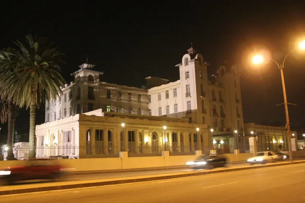 El Parlasur funciona en el antiguo Parque Hotel.