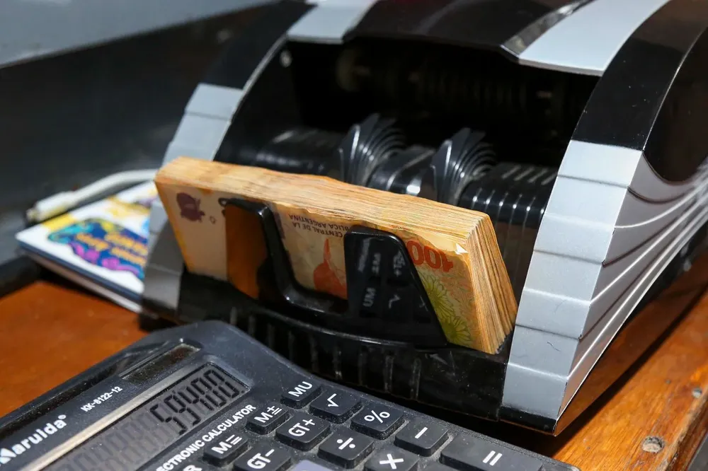 El dólar blue subió A$ 8 con respecto al martes