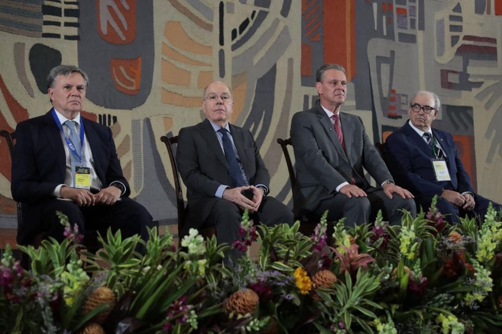 Agricultura: cumbre de alta relevancia en Brasil -&nbsp; en la foto: Manuel Otero, Director General del Instituto Interamericano de Cooperación para la Agricultura; Mauro Vieira, Ministro de Relaciones Exteriores de Brasil; Carlos Fávaro, Ministro de Agricultura y Ganadería de Brasil; Luis Alfredo Fratti Silveira, Ministro de Agricultura, Ganadería y Pesca de Uruguay y Presidente de la Junta Interamericana de Agricultura (JIA).