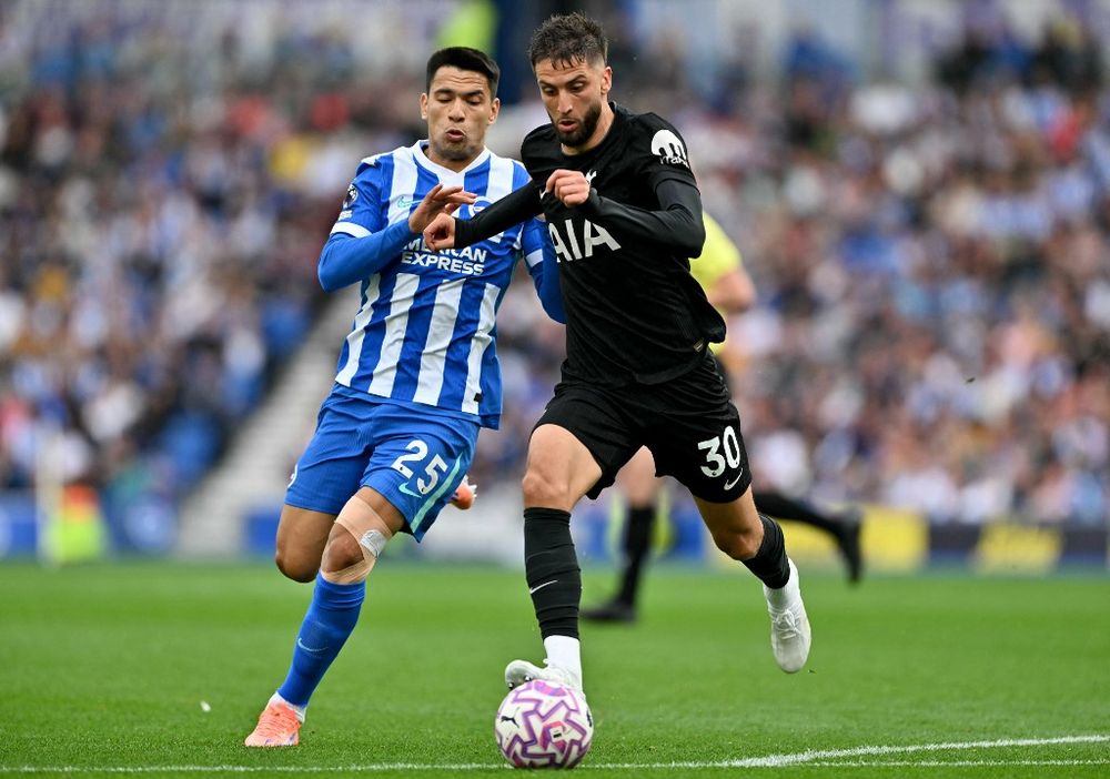 Diego Gómez y Rodrigo Bentancur