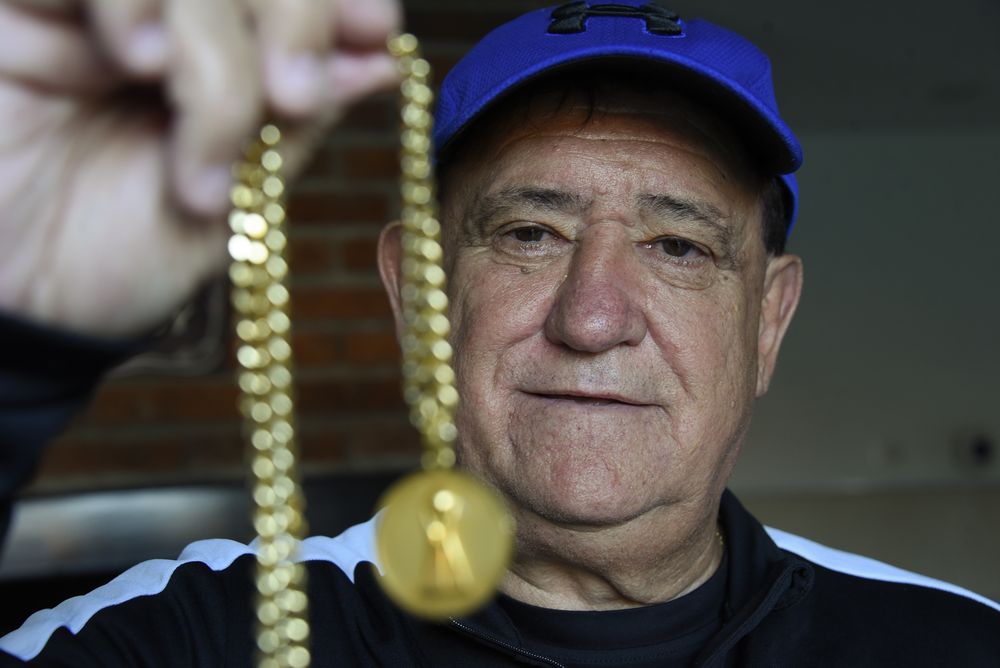 Daniel Martínez y una medalla ganada con Uruguay en el Mundialito de 1981