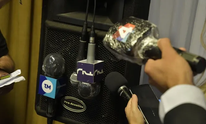 Para los periodistas siempre implica un desafío cómo cubrir una crisis