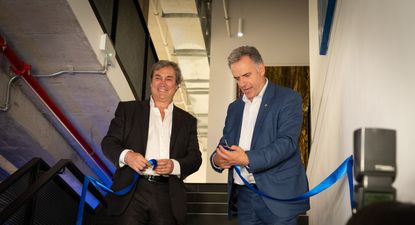 Claudio Porcel, fundador y CEO del grupo Balanz, y Yamandú Orsi, presidente de la República.