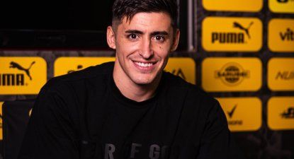 Gastón Togni le puso la firma a su contrato con Peñarol este martes en Los Aromos