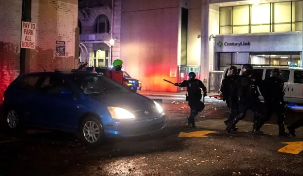 Queremos a Trump fuera: Policías y Guardia Nacional disuelven motín en Portland
