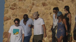 Leonardo DiCaprio &nbsp;y &nbsp;Vittoria Ceretti, en Formentera. Fuente.- Diario de Mallorca