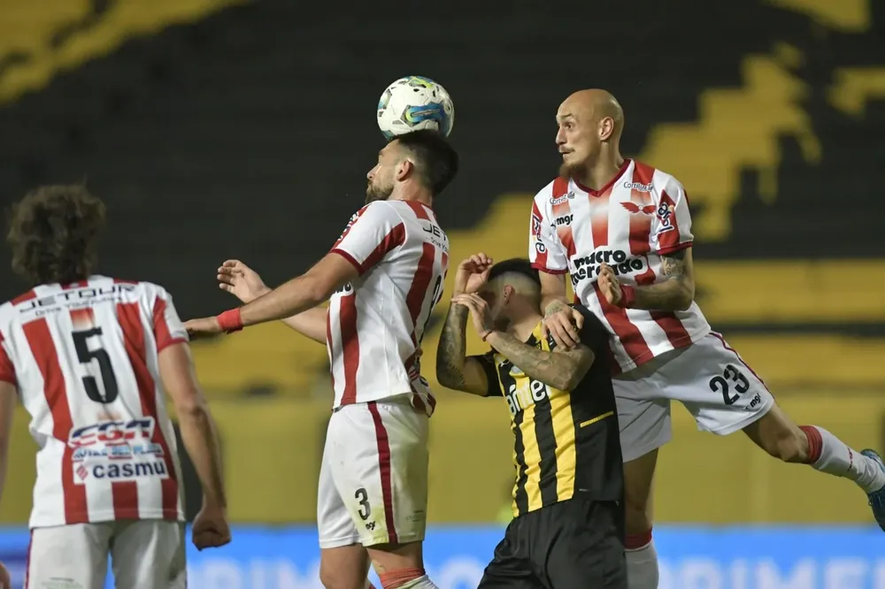 Escena del último partido entre River y Peñarol
