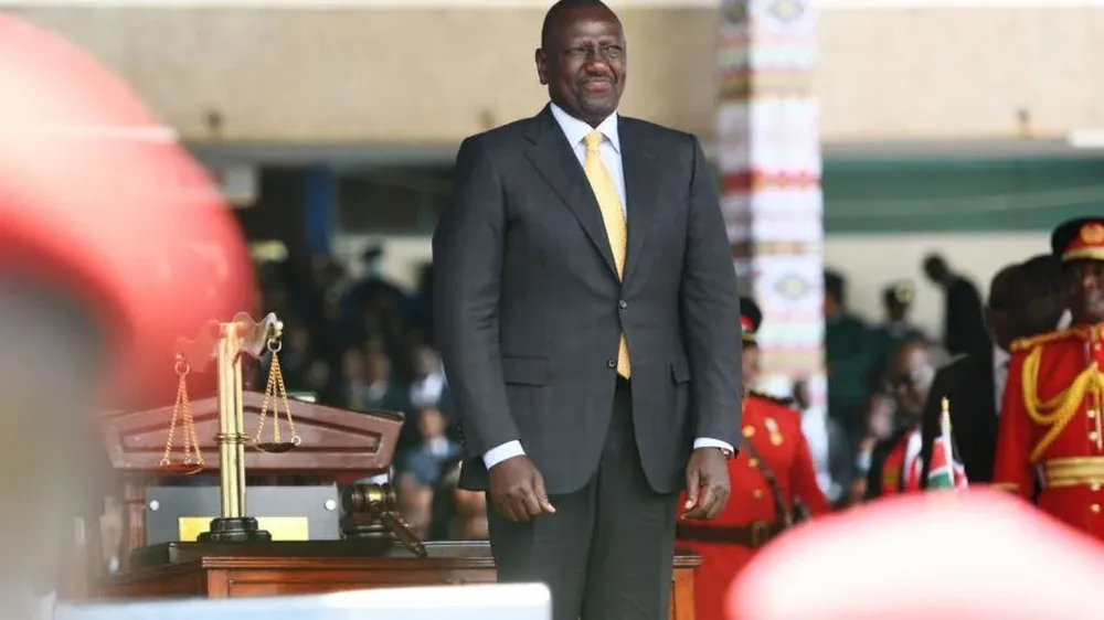 William Ruto afirmó que “decidimos abrir el bosque y recolectar madera para crear empleos para nuestros jóvenes y abrir empresas”.