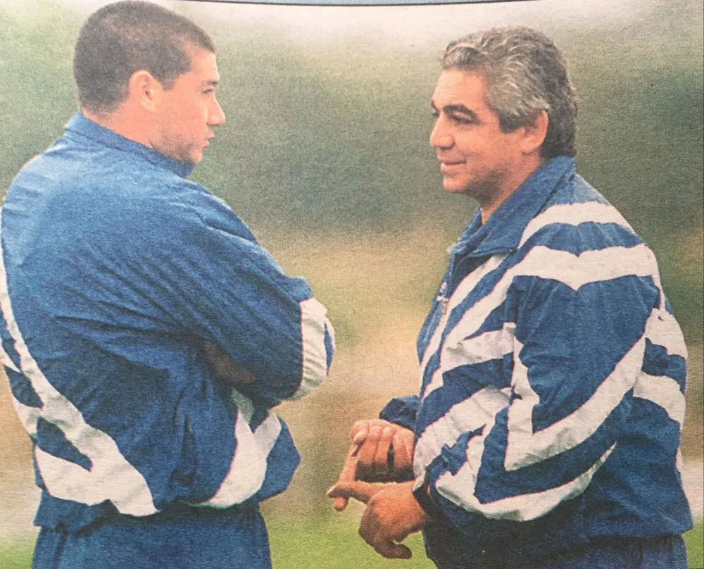 Miguel Puppo en su primer día en Nacional, en 1996, charlando con Milton Gómez