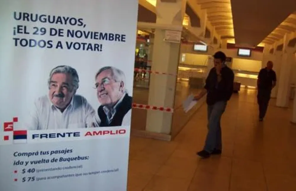 La cartelería del FA en el Puerto de Buenos Aires