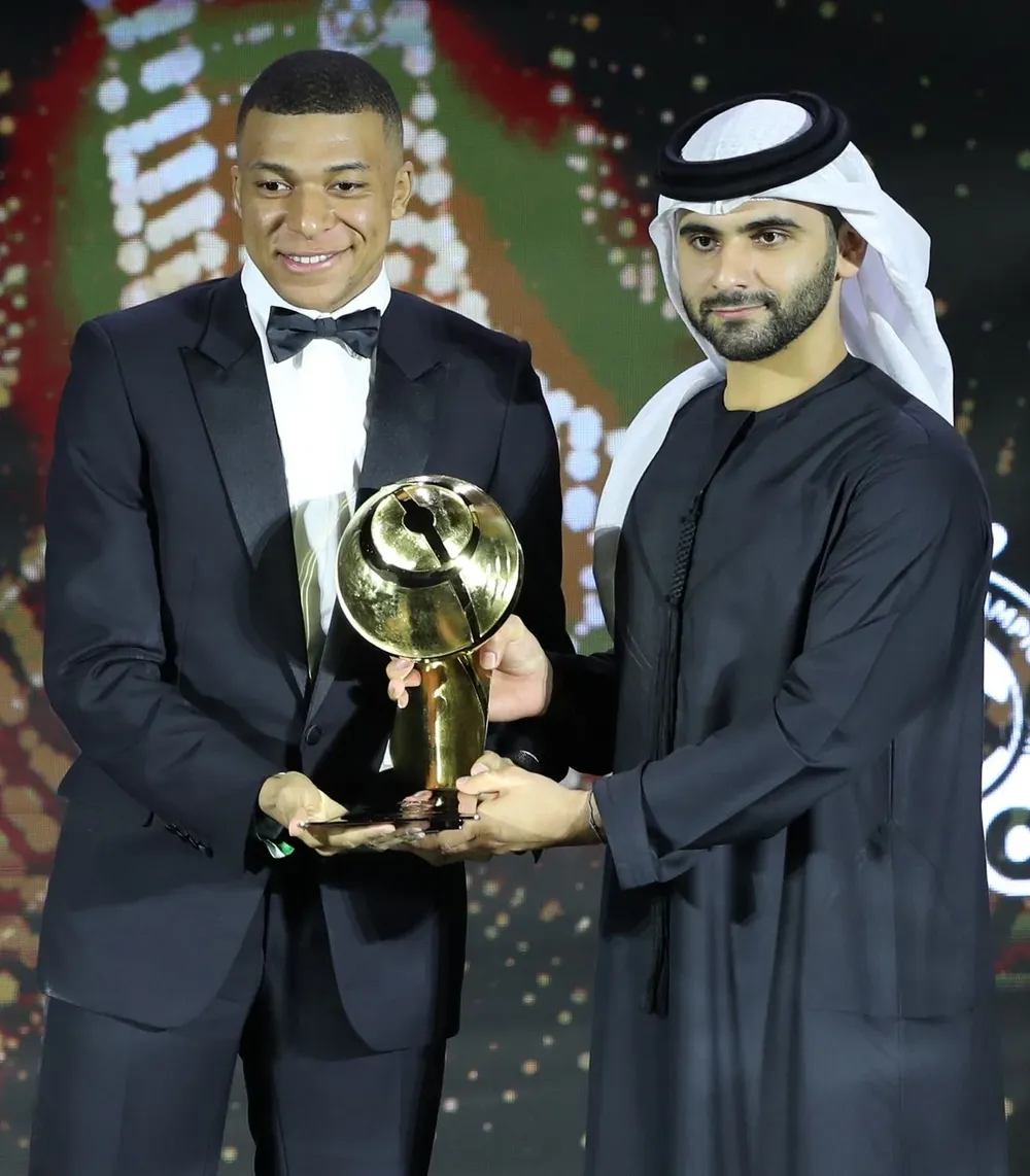 Con el sheikh Mansoor Bin Mohammed Bin Rashid Al Maktoum