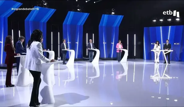 Debate electoral con los sietes aspirantes a lehendakari.