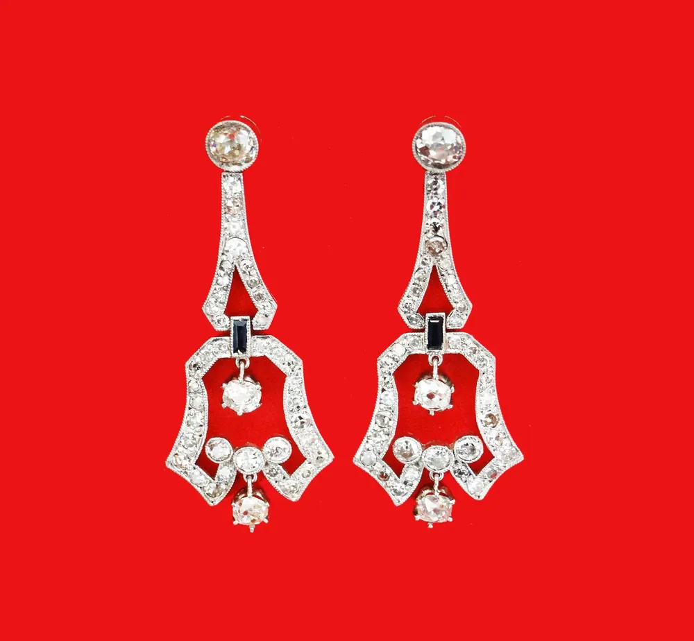 Prilassnig con joyas y destacado mobiliario