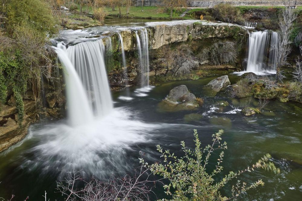 Una cascada maravillosa rodea la comarca. (Las Merindades)