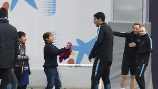 Los niños con Suárez