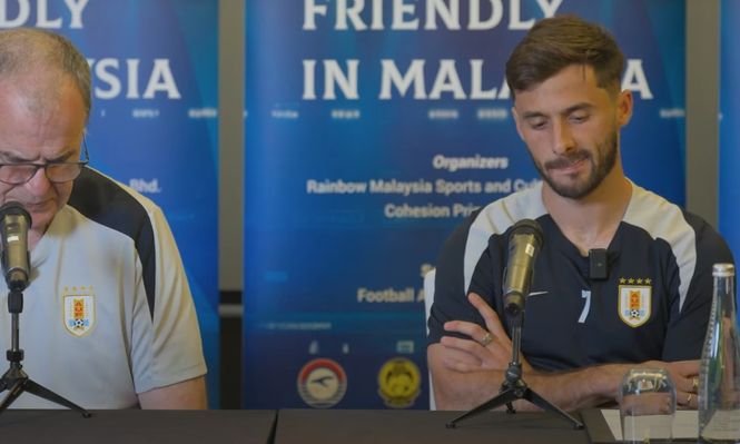 Marcelo Bielsa habló en conferencia de prensa junto a Marcelo Saracchi previo al partido ante Uzbekistán en Malasia