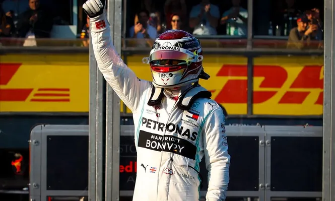 Todo sigue igual en la Fórmula Uno: Hamilton hizo la pole en Australia
