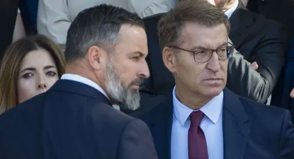 El presidente de Vox, Santiago Abascal, y el líder del partido Popular, Alberto Núñez Feijóo