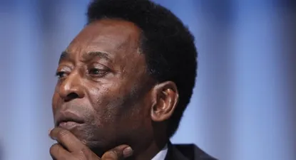 Pelé apoyó la reelección de Blatter
