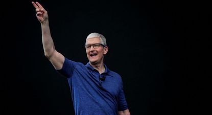 El máximo directivo de Apple, Tim Cook, estuvo en la cita en la que se hicieron los anuncios.