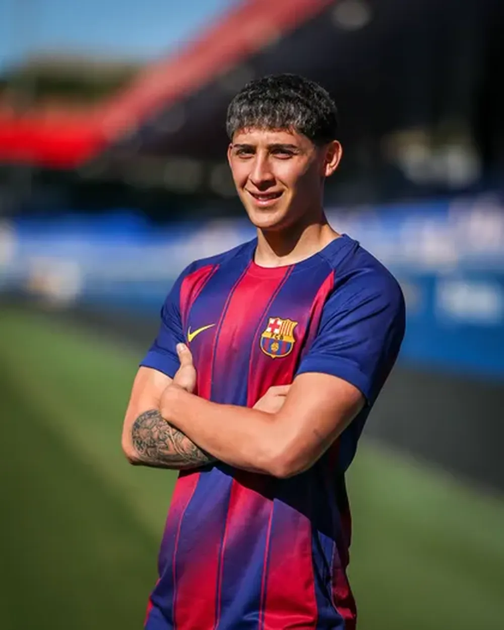 Patricio Pacífico fue presentado como nuevo jugador de Barcelona B