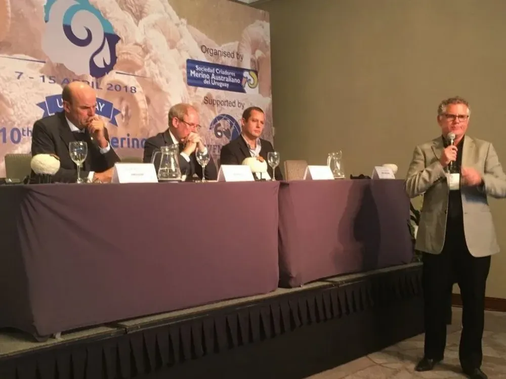 Juan Pérez Jones y conferencistas Chris Wilcox, Facundo Ruvira, y Craig Smith de PGG