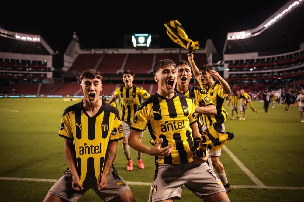Los juveniles de Peñarol celebraron el título continental sub 20