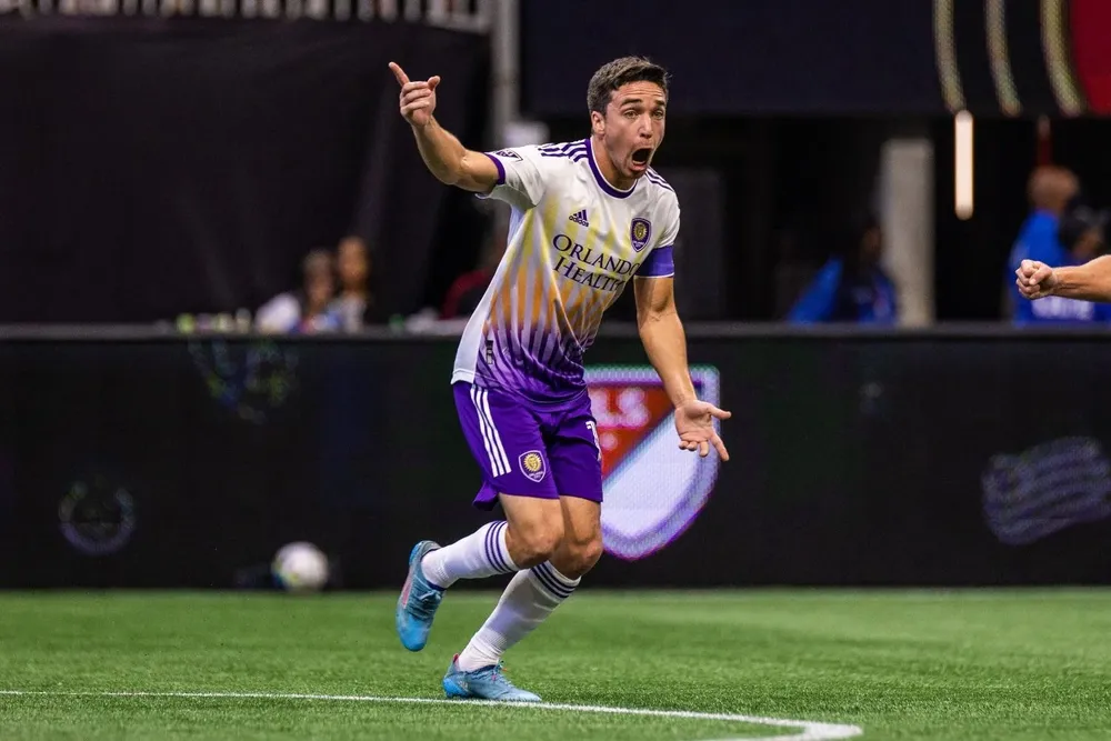 Mauricio Pereyra anotó un golazo para Orlando City