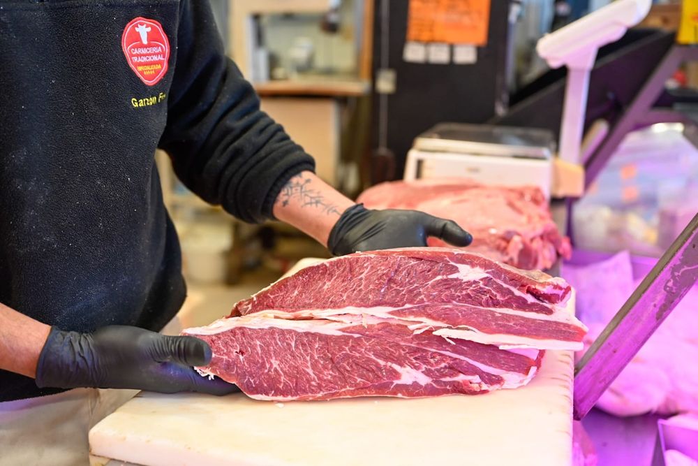 Carniceros, en sintonía con lo indicado por el INAC, advierten a la población sobre los riesgos de comprar carnes no monitoreadas por los servicios oficiales.