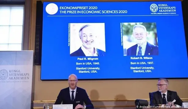 Nobel de Economía va para dos estadounidenses por mejoras a teoría de subastas