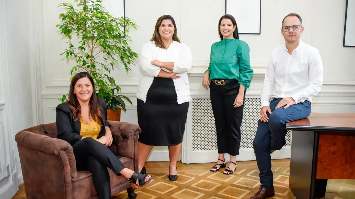 Las empresas ya no requieren simplemente abogados o contadores, sino