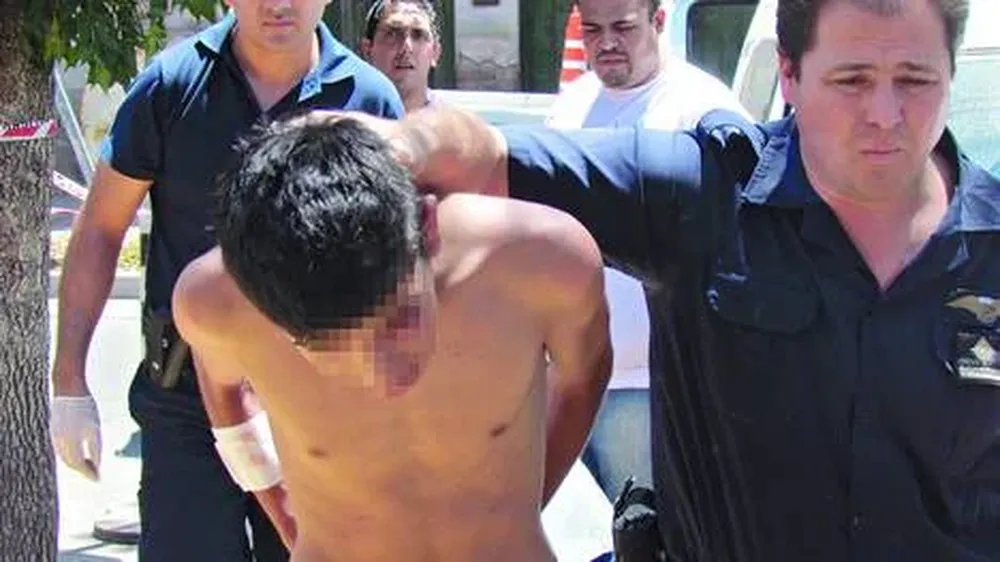 Foto de uno de los adolescentes detenidos publicada en Clarín.