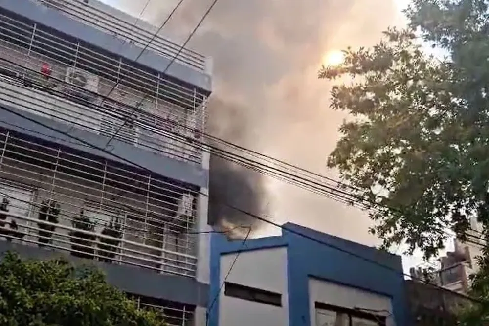 Balvanera: se incendió un depósito y evacuaron una escuela con más de 80 alumnos