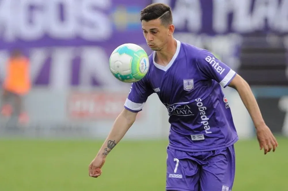 Facundo Castro cuando jugaba en Defensor Sporting