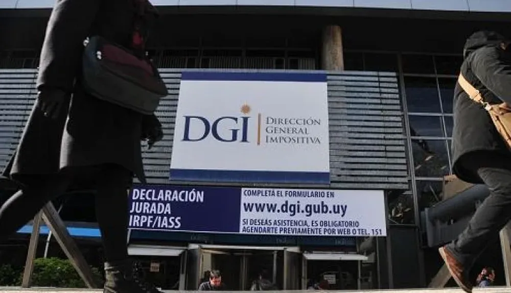 Archivo. Fachada de la Dirección General Impositiva
