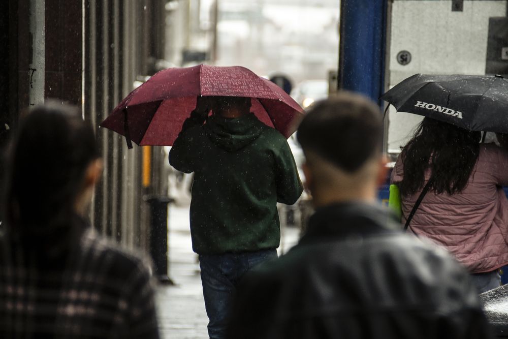 20250408 Lluvia, frio, mal tiempo, estado del tiempo.
