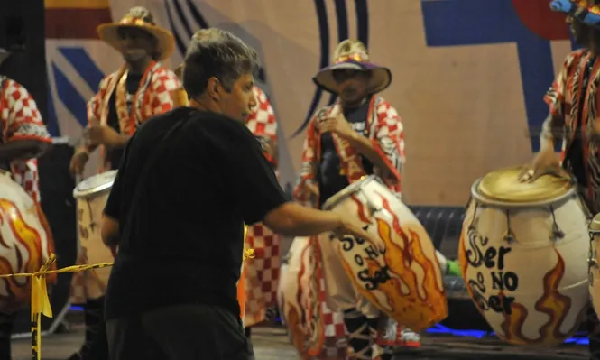 La comparsa Tronar de Tambores en uno de los Rondamomo.