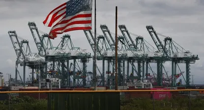 La economía de EEUU volvió a contraerse e ingresó en recesión técnica