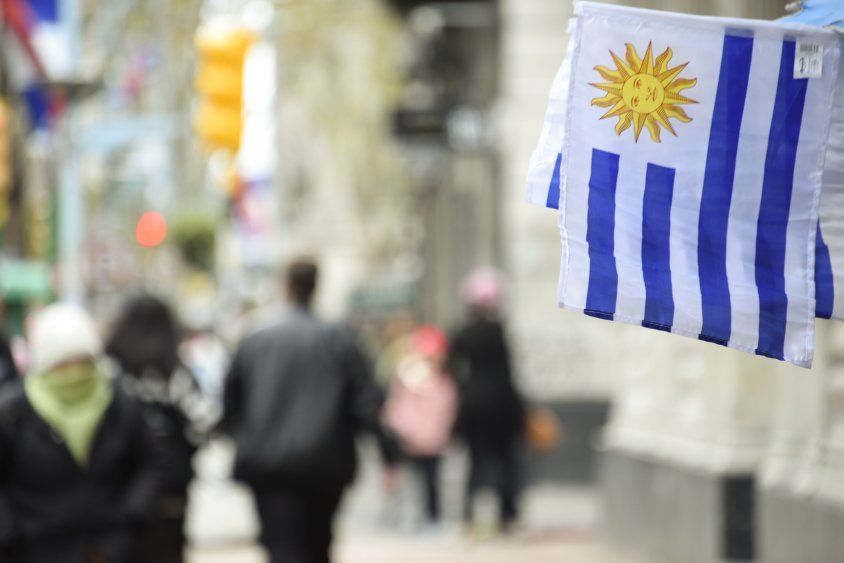 20240708 Bandera de Uruguay. Invierno, ola de frio. IG (13).jpg
