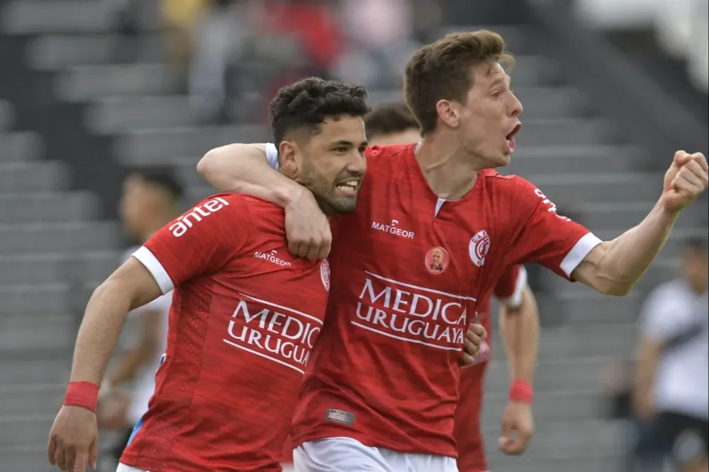 Vega y Romero, gol de Rentistas