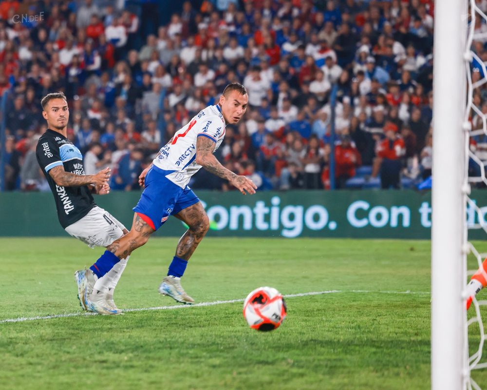 Eduardo Vargas marca su segundo gol desde que llegó a Nacional Eduardo Vargas marca su segundo gol desde que llegó a Nacional