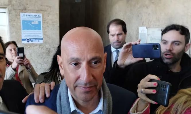 El exmédico presidencial mostró nuevos chats y confirmó haber visto el moretón en el ojo de Fabiola Yañez