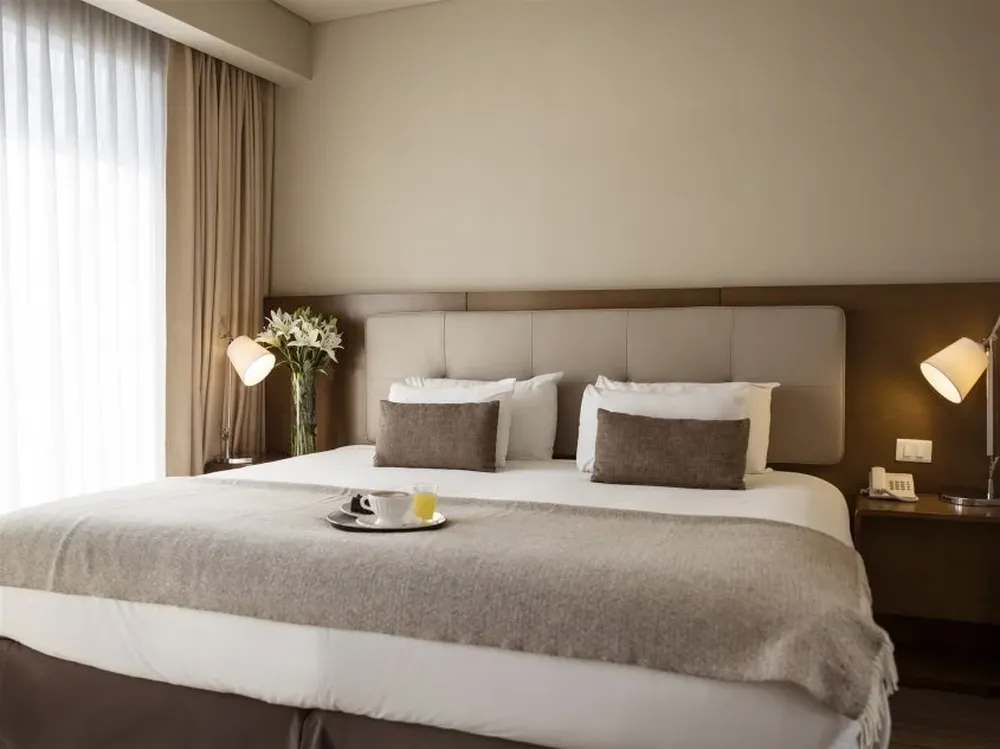 Confortables habitaciones en el Dazzler Montevideo