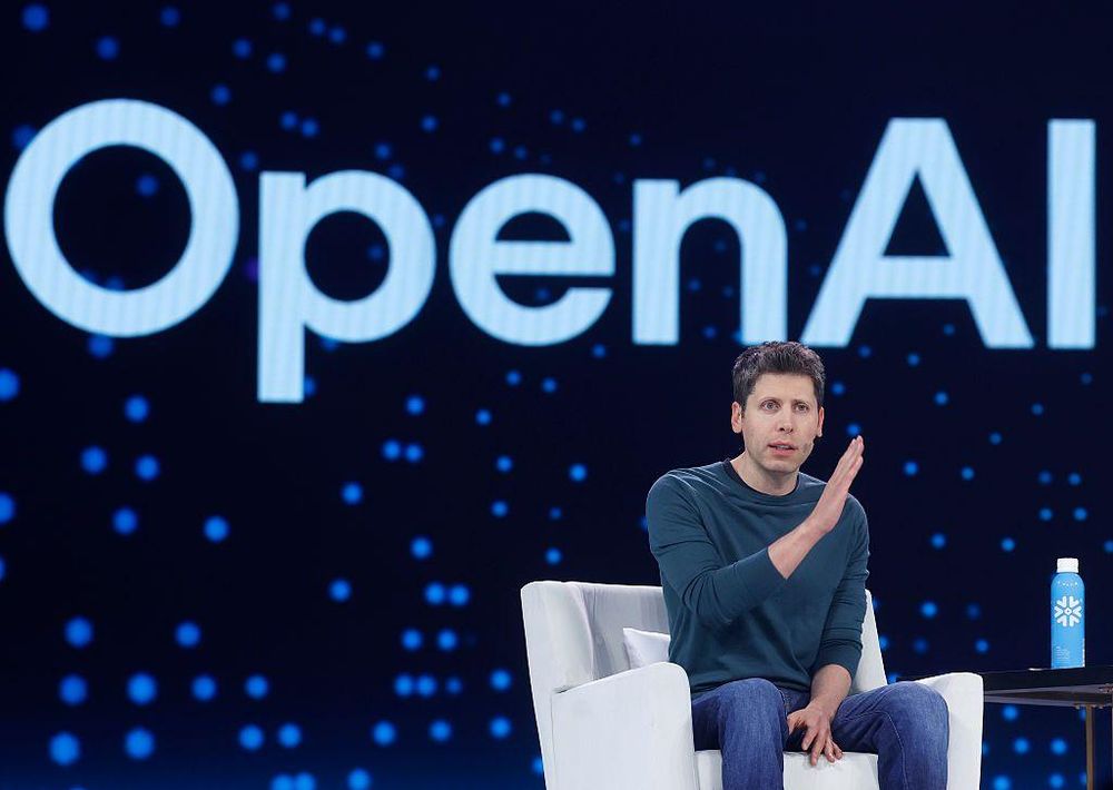 Sam Altman, el jefe de OpenAI, asegura que detectó el comportamiento inesperado de los agentes y está comprometido a reforzar los controles.