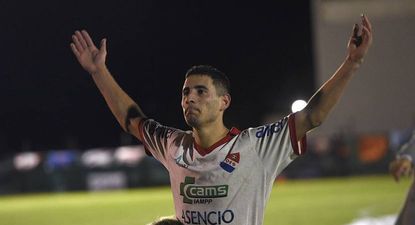 Walter Domínguez con la camiseta de Soriano